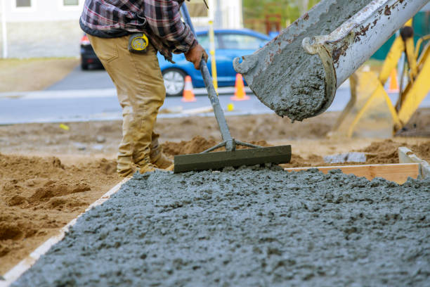 Best Commercial Concrete Contractor  in Dravosburg, PA